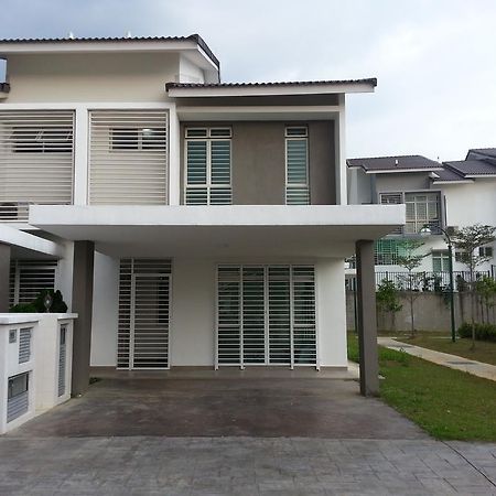 Masayu Putrajaya Homestay Esterno foto